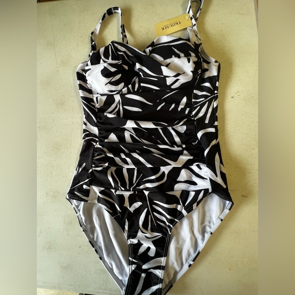 EKOUAER LADIES SWIMSUIT BLACK & WHITE PATTERNED LEAVES DESIGN NWT SIZE MEDIUM
